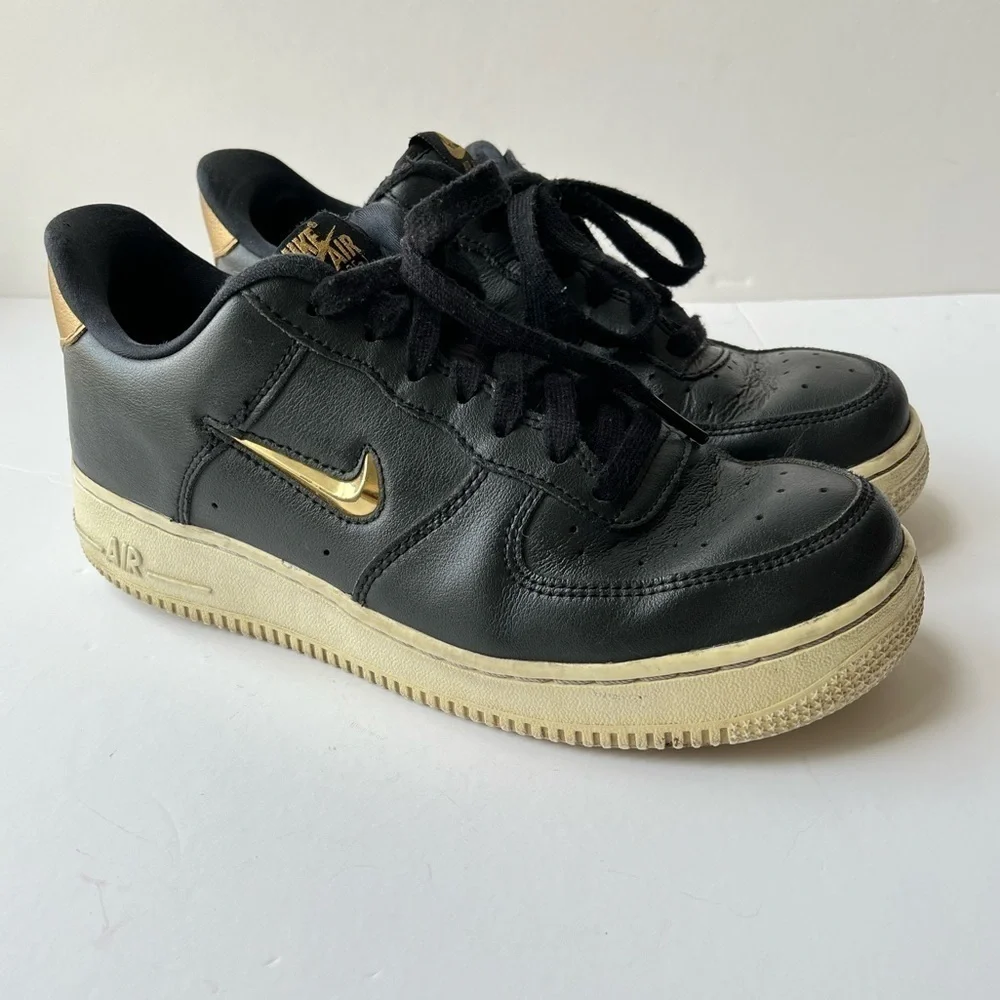 Nike Air Force 1 Low Jewel Black Metallic Gold Men's 6 Women's 7.5
